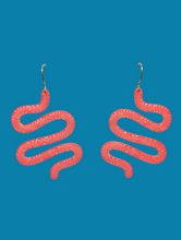 Load image into Gallery viewer, 〰️Squiggle Hoop Earrings〰️