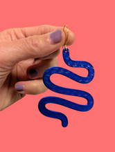 Load image into Gallery viewer, 〰️Squiggle Dangle Earrings〰️