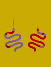 Load image into Gallery viewer, 〰️Squiggle Hoop Earrings〰️
