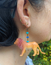 Load image into Gallery viewer, Los Tres Gatos Earrings