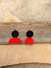Load image into Gallery viewer, Curve Earrings
