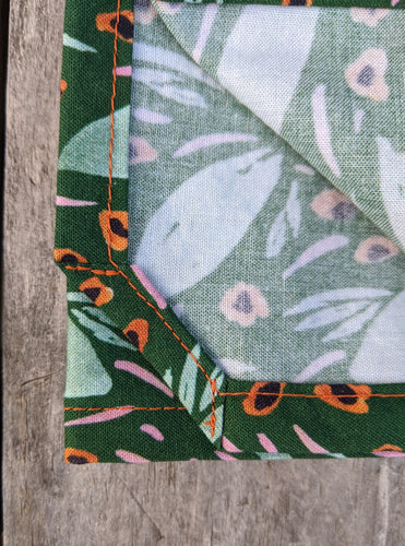 Napkin Set: Styled Cut Corner